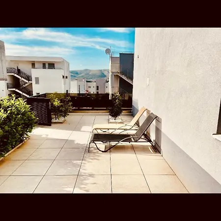 아파트 With Swimming Pool Lagotto *